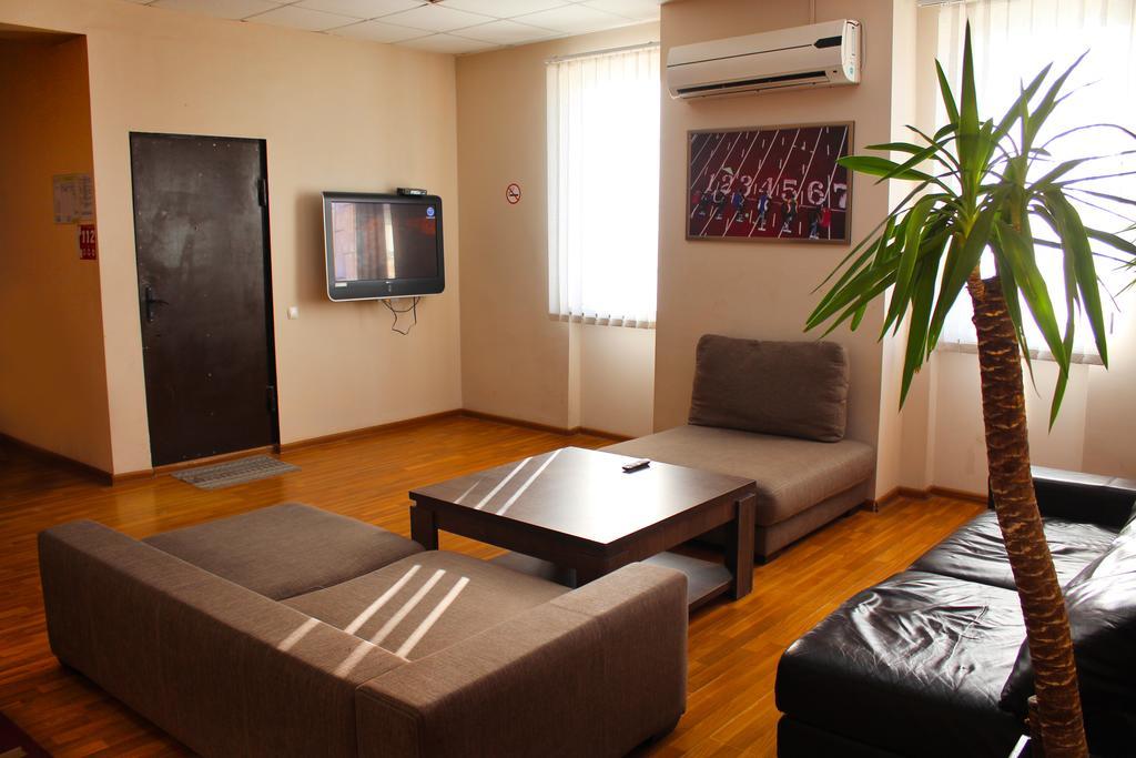 Athletics Hotel Tbilisi Exterior photo